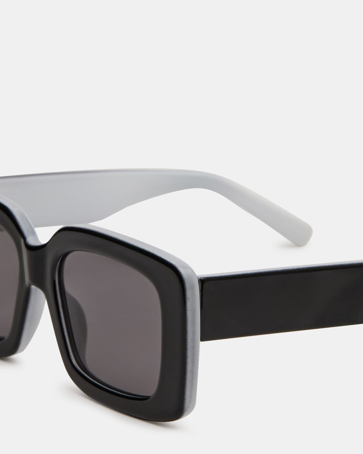 ASHLIN SUNGLASSES BLACK/WHITE